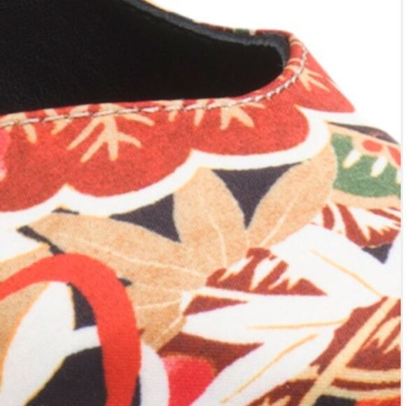 NWT NATORI Nori Floral Wedges Size 7 Multicolor with Leather Sole - Picture 3 of 4